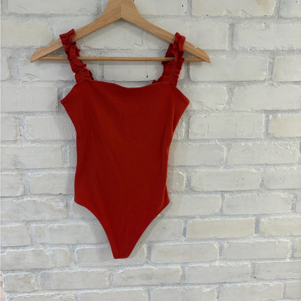 Sunday Best Vibrant Red Ribbed Top
(B5)